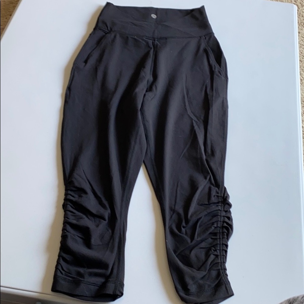 Lululemon crop size 2